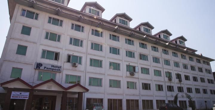 Hotel Pamposh Srīnagar Eksteriør billede