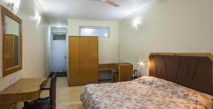 Hotel Pamposh Srīnagar Eksteriør billede