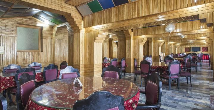 Hotel Pamposh Srīnagar Eksteriør billede